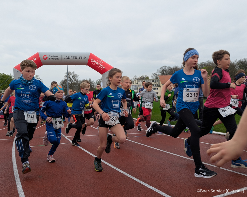 Kinder kurz nach dem Start beim 46. Bischofswerdaer Langstreckenlauf