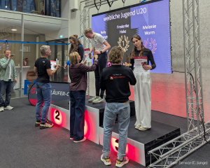 Überreichen der Präsente - Siegerehrung 2025