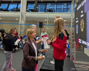 Überreichen der Präsente - Siegerehrung 2025